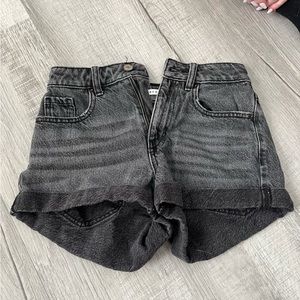 pacsun black mom shorts - size 23